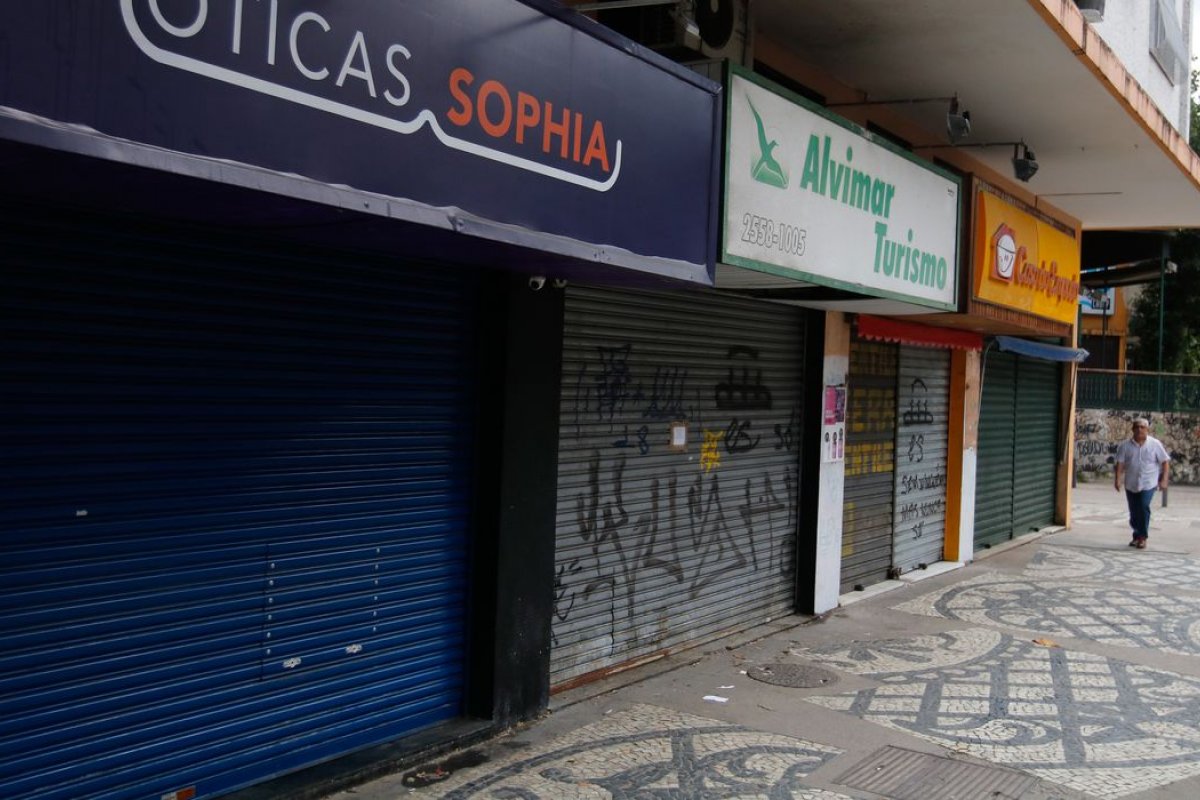 Pesquisa feita com 1500 brasileiros aponta que maioria prefere o isolamento social
