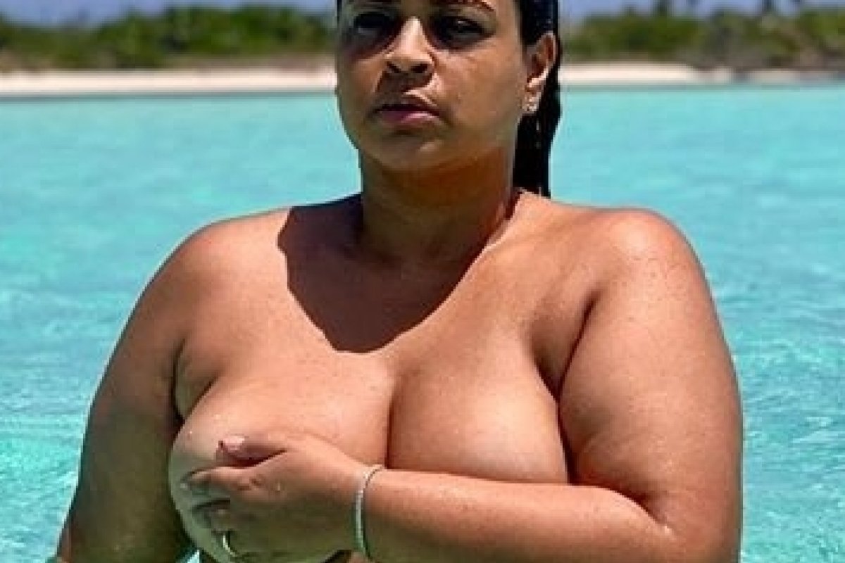 Preta Gil faz topless no México e faz textão sobre aceitação 