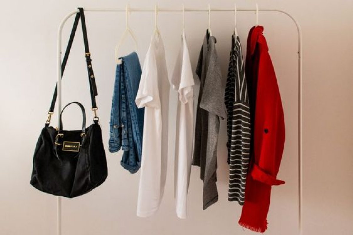 Quer desapegar? Saiba onde vender suas roupas online 