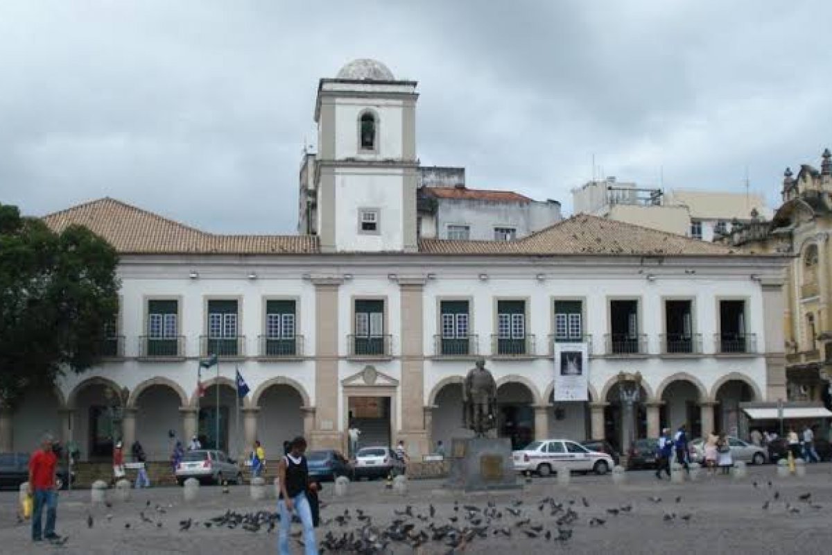 CMS: presidente quer suspender parcelas de créditos consignados para servidores