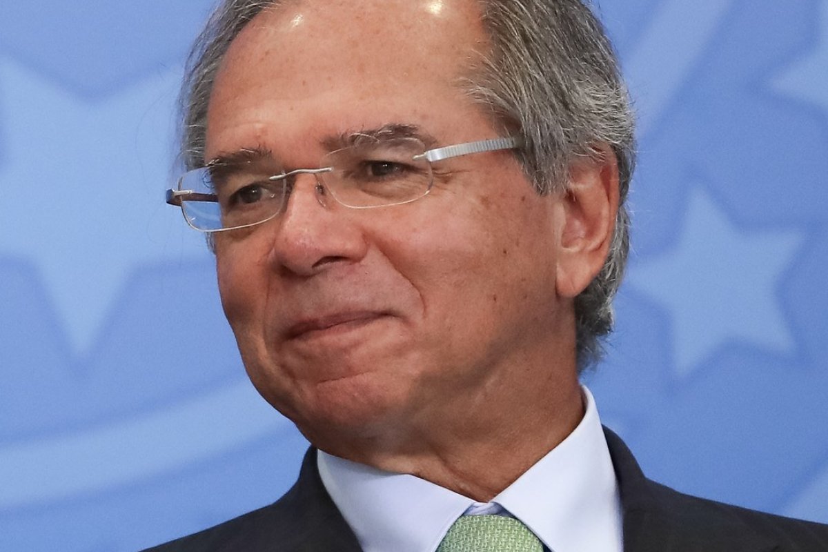 Paulo Guedes usa letra do DJ  Alok para enviar mensagen de Páscoa 