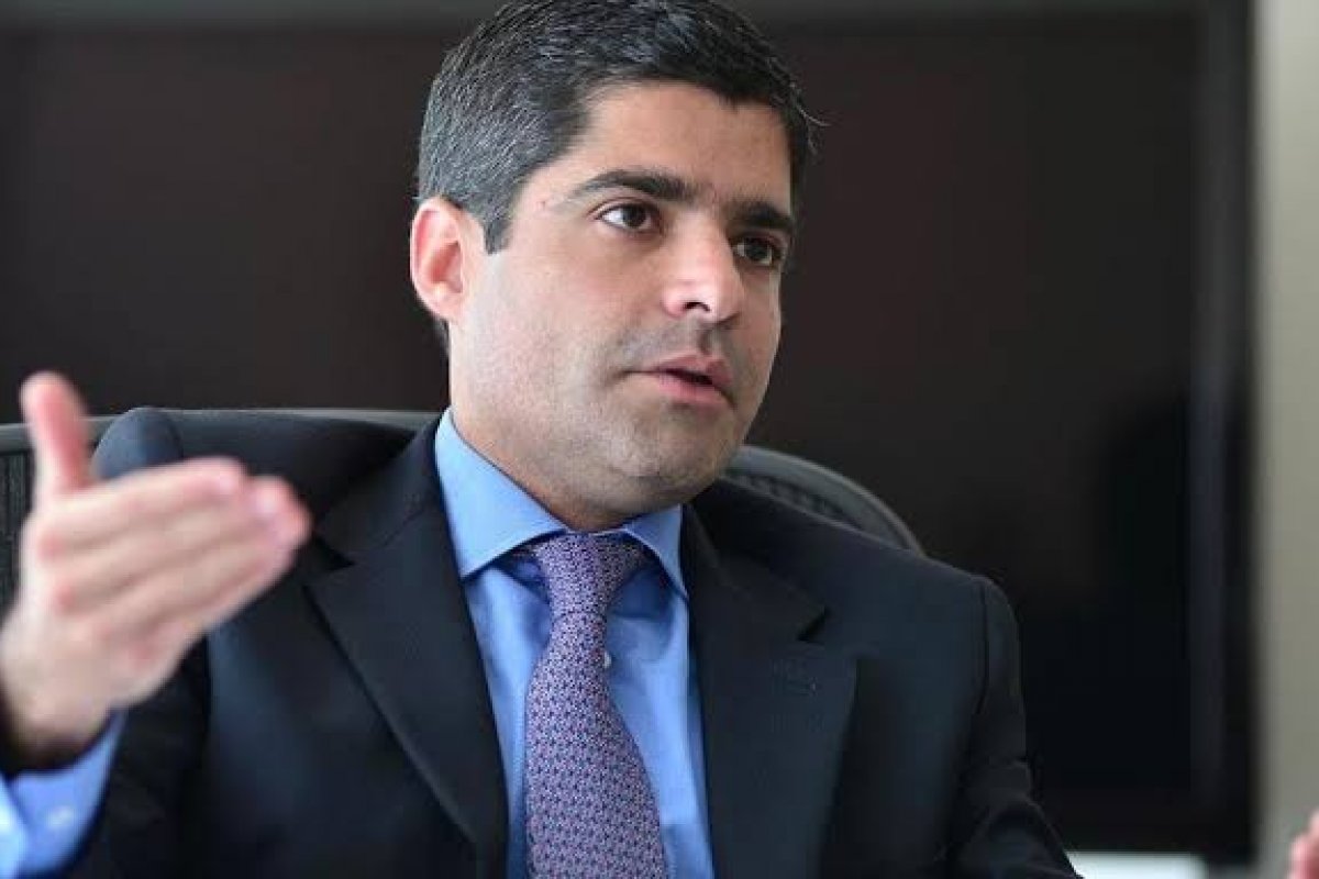 Neto diz que bancos vão ter que garantir máscaras para funcionários 