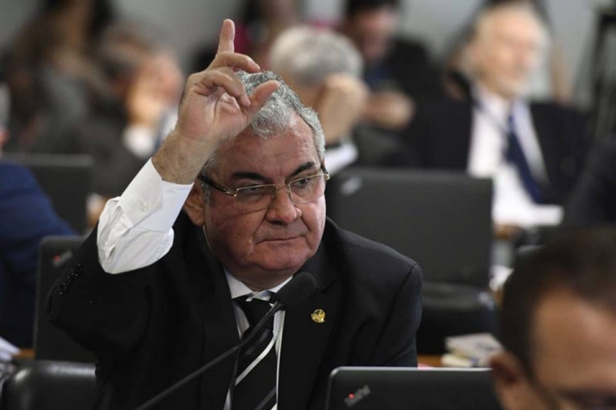 Senador baiano questiona PEC do Orçamento de Guerra