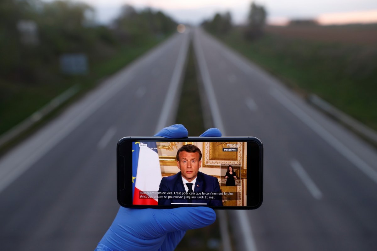 Coronavírus: Emmanuel Macron estende quarentena na França até maio