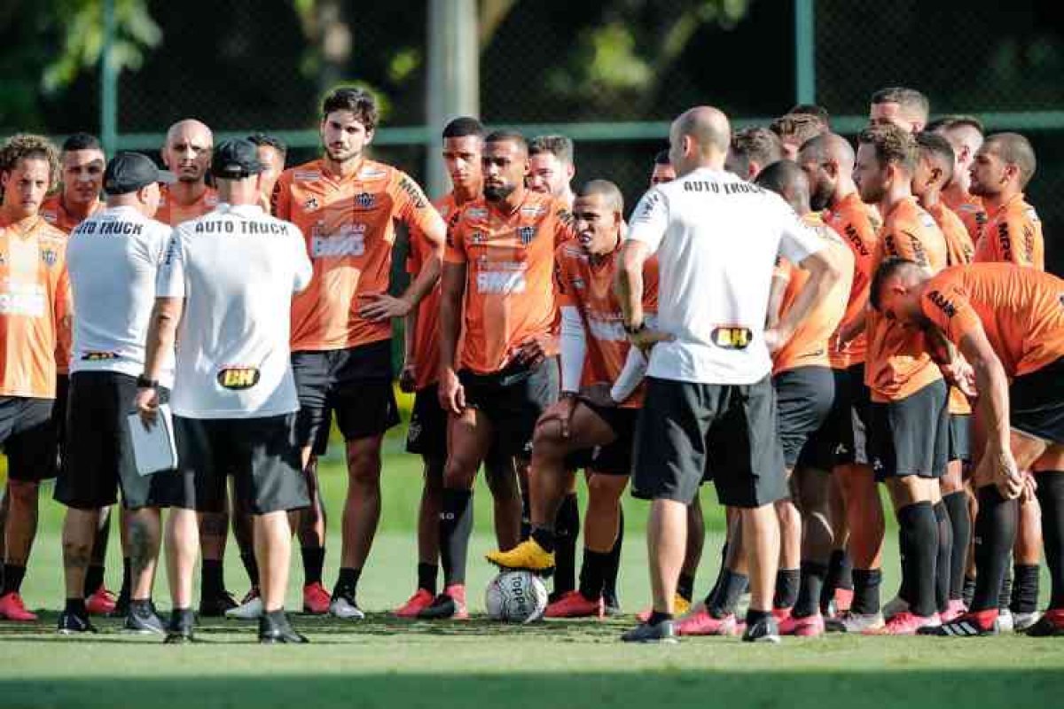 Clubes de futebol prolongam por mais dez dias férias para os jogadores