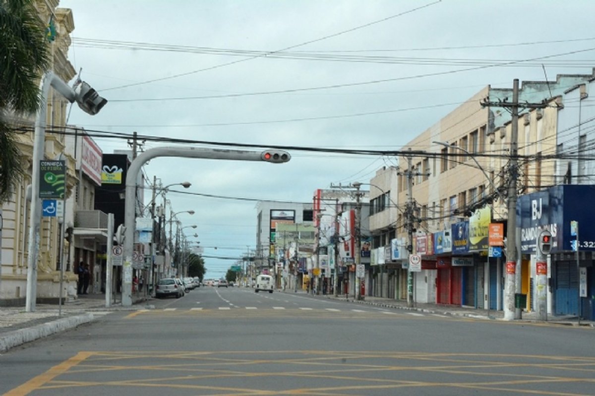 Comércio volta a funcionar parcialmente em Feira de Santana