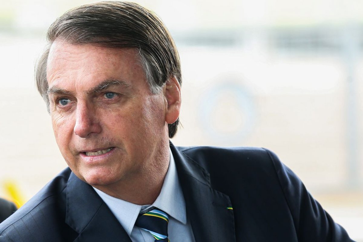 Bolsonaro critica decisão do STF que garante poder a governadores e prefeitos para restrições durante Covid-19