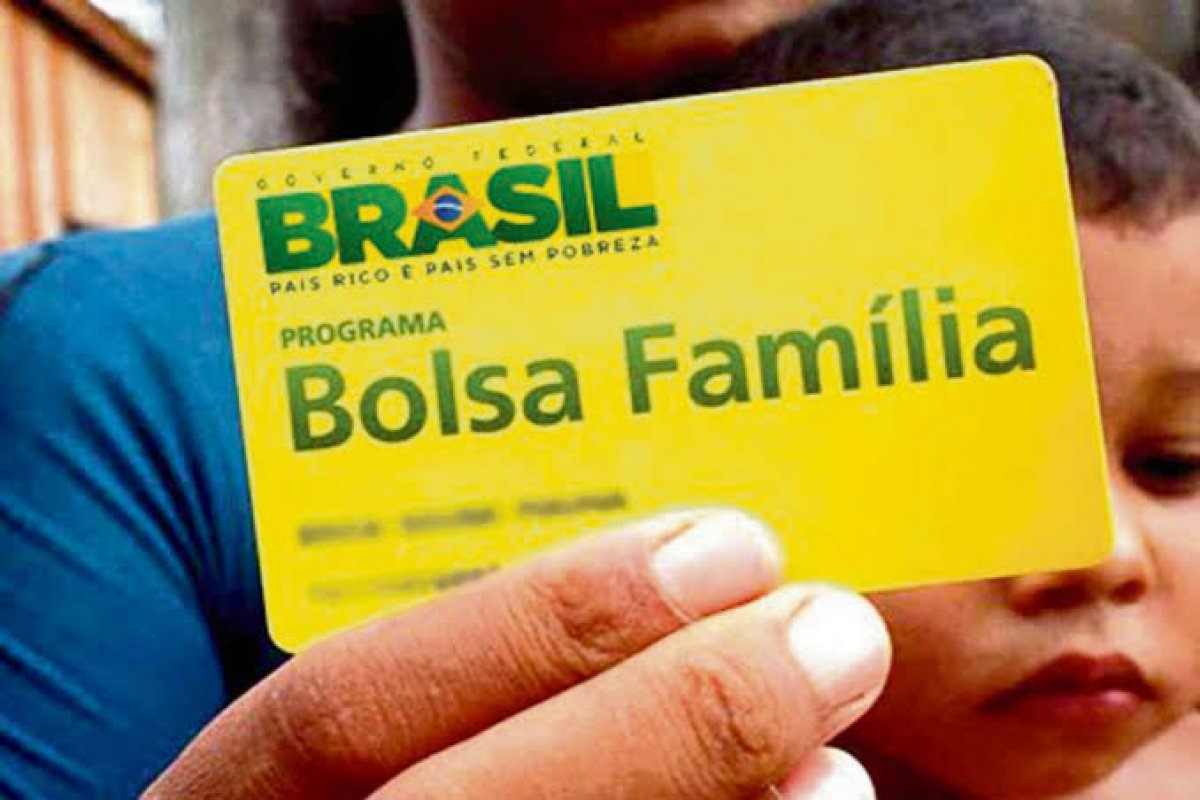 Beneficiários do Bolsa Família e cadastrados via app e site começam a receber Auxílio Emergencial nesta quinta (16)
