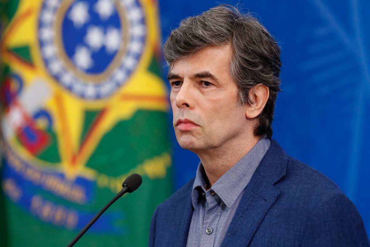 Em artigo, novo ministro da Saúde defende isolamento horizontal como combate à Covid-19