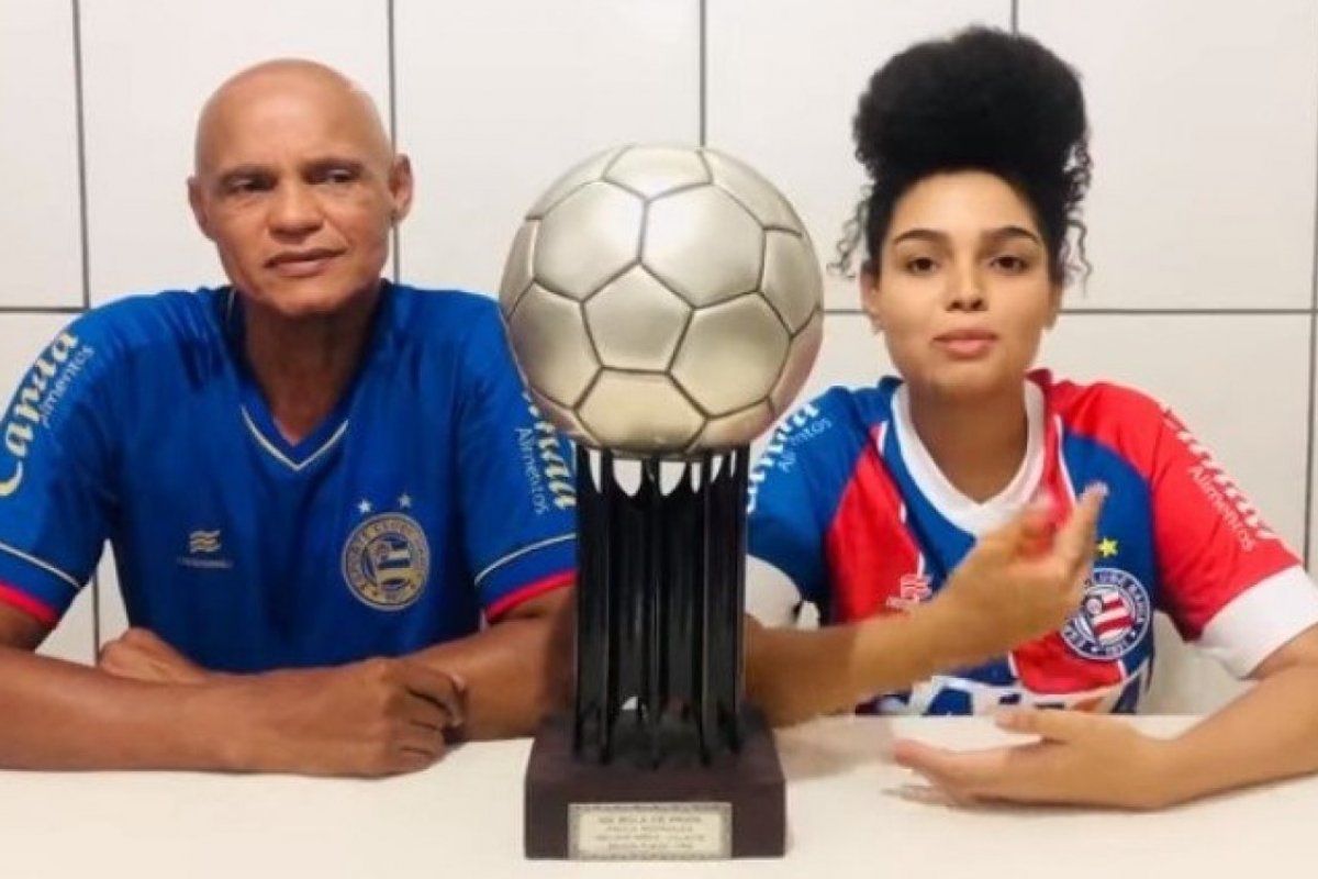 Campeão brasileiro pelo Bahia leiloa Bola de Prata