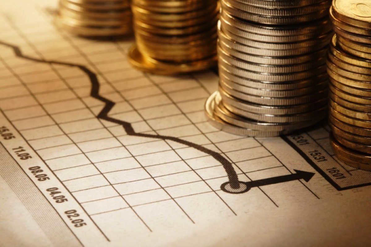 Dólar começa a segunda-feira acima dos R$ 5,20