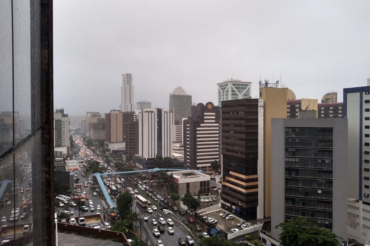 Salvador registra mais de um terço da chuva esperada para o mês de abril em 24h, diz Codesal