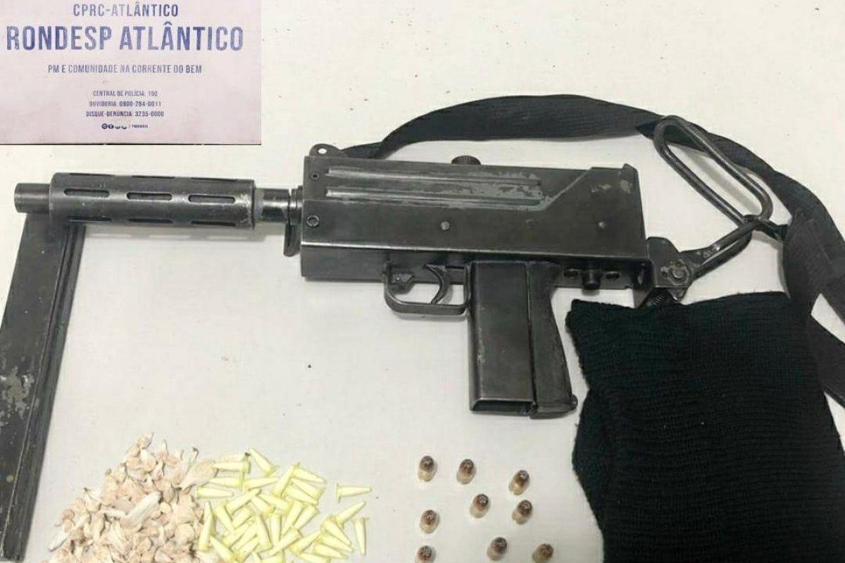 Submetralhadora de fabricação americana é apreendida com suspeito em Salvador