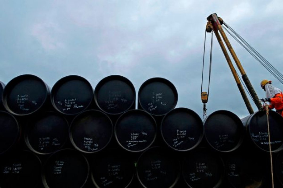 Barril do petróleo Brent  despenca para menos de US$ 20