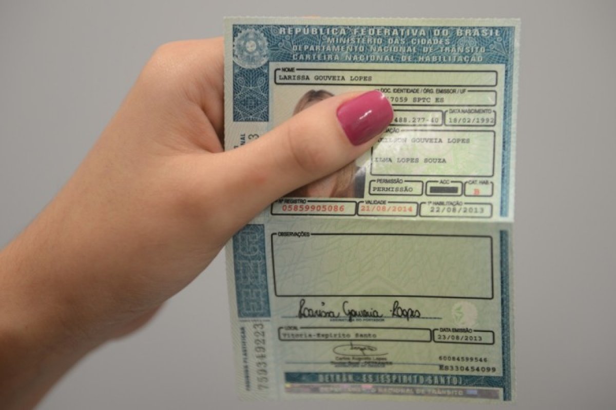 Motorista pode dirigir com CNH vencida enquanto durar pandemia 