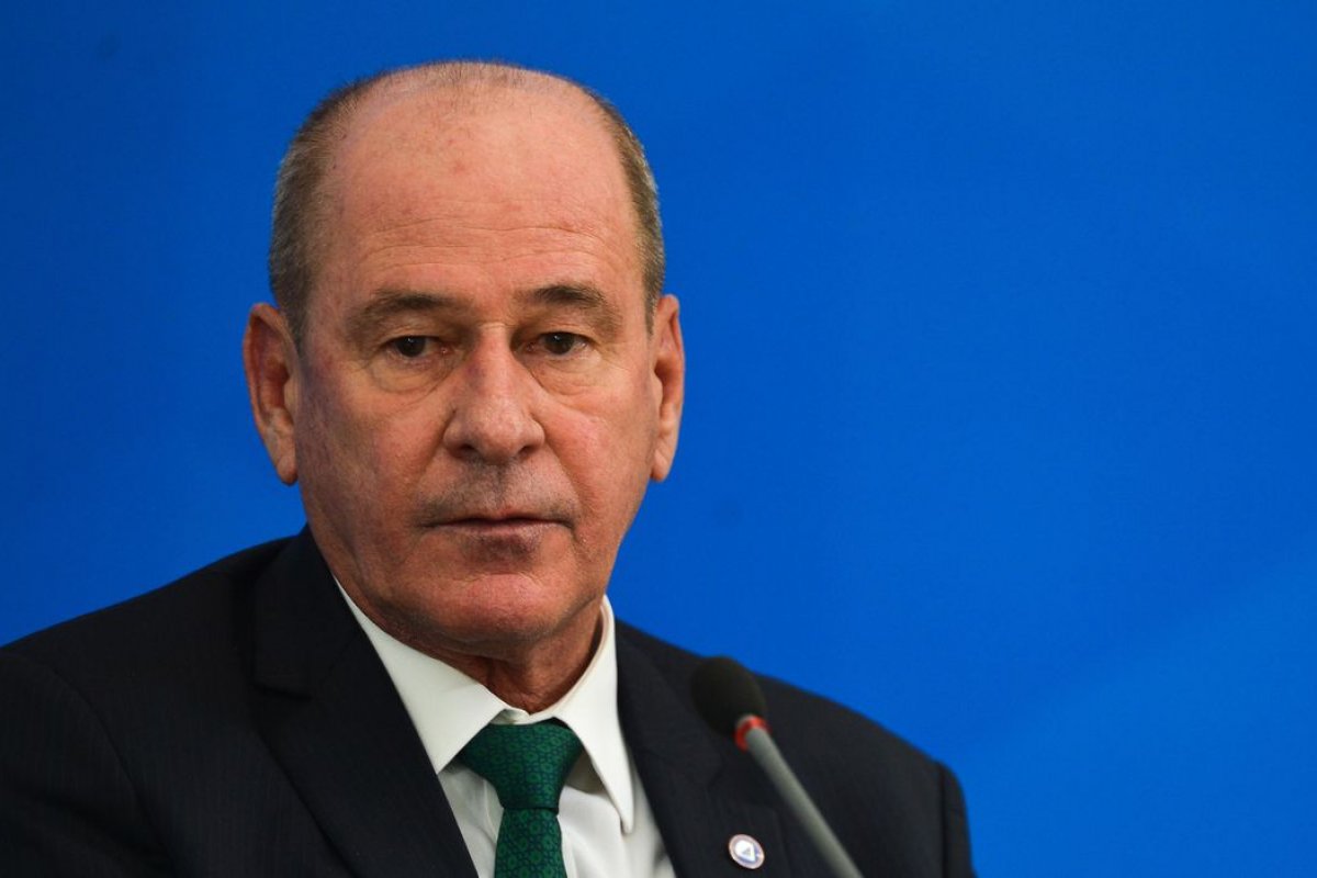 Ministro da Defesa afirma que Forças Armadas trabalham para manter paz e estabilidade do país