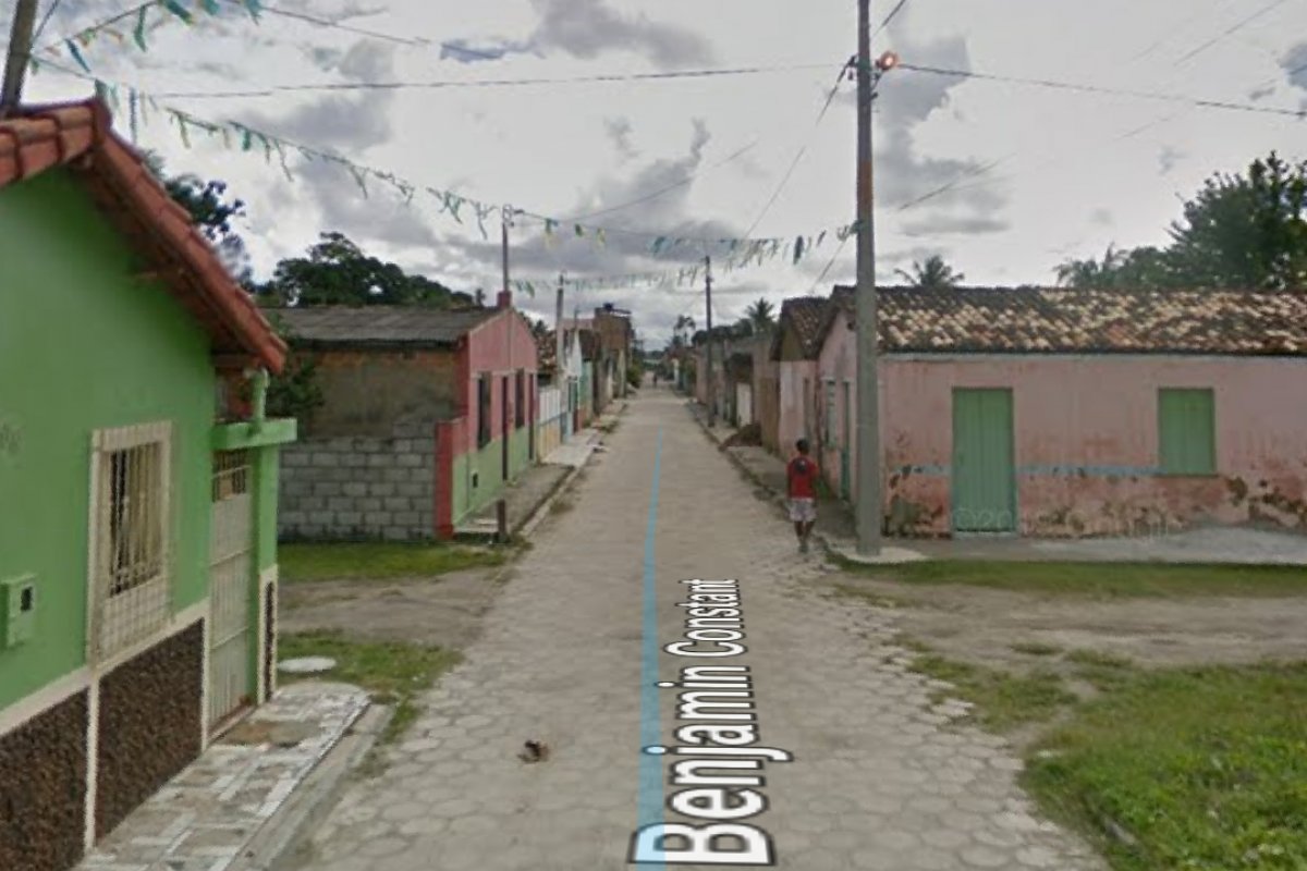 Homem é preso após tentar matar vizinha com uma enxada no sul da Bahia