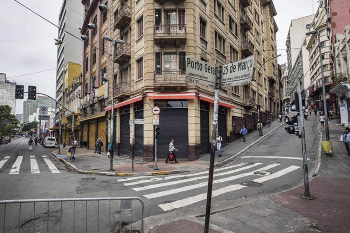 Pesquisa revela que metade dos brasileiros manteria isolamento social mesmo com crise econômica