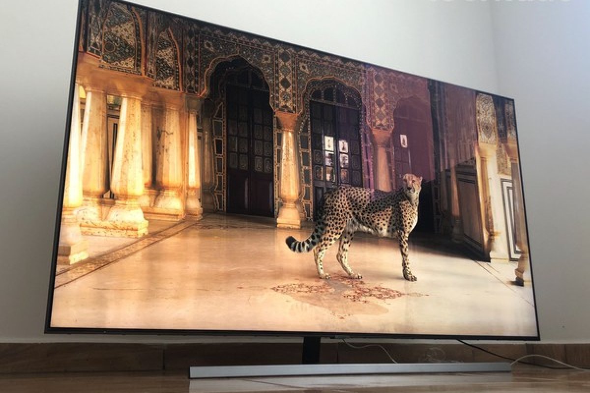 Samsung lança TV que 'some na parede' com bordas ultrafinas