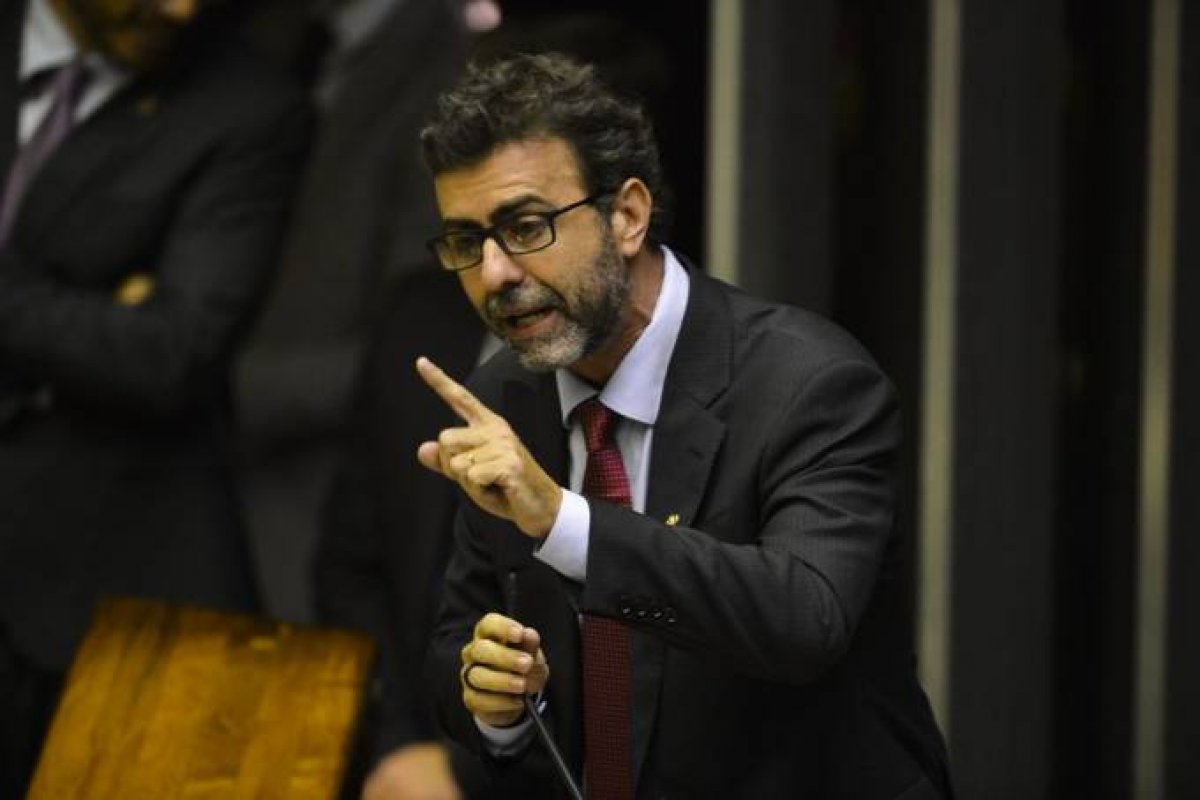 Marcelo Freixo diz que vai convocar Sérgio Moro para esclarecimentos sobre interferência de Bolsonaro na PF