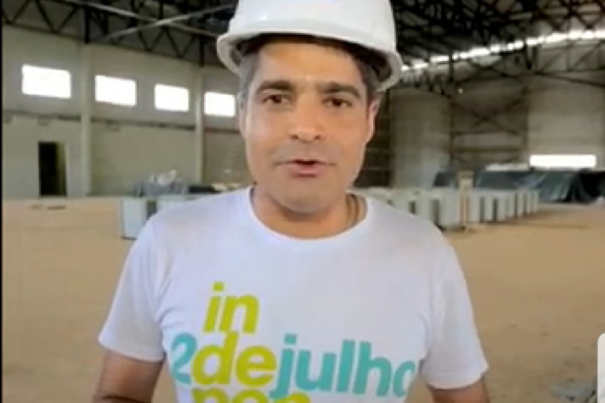 O Rui , o Neto, o 2 de julho e os Centros de Convenções. 