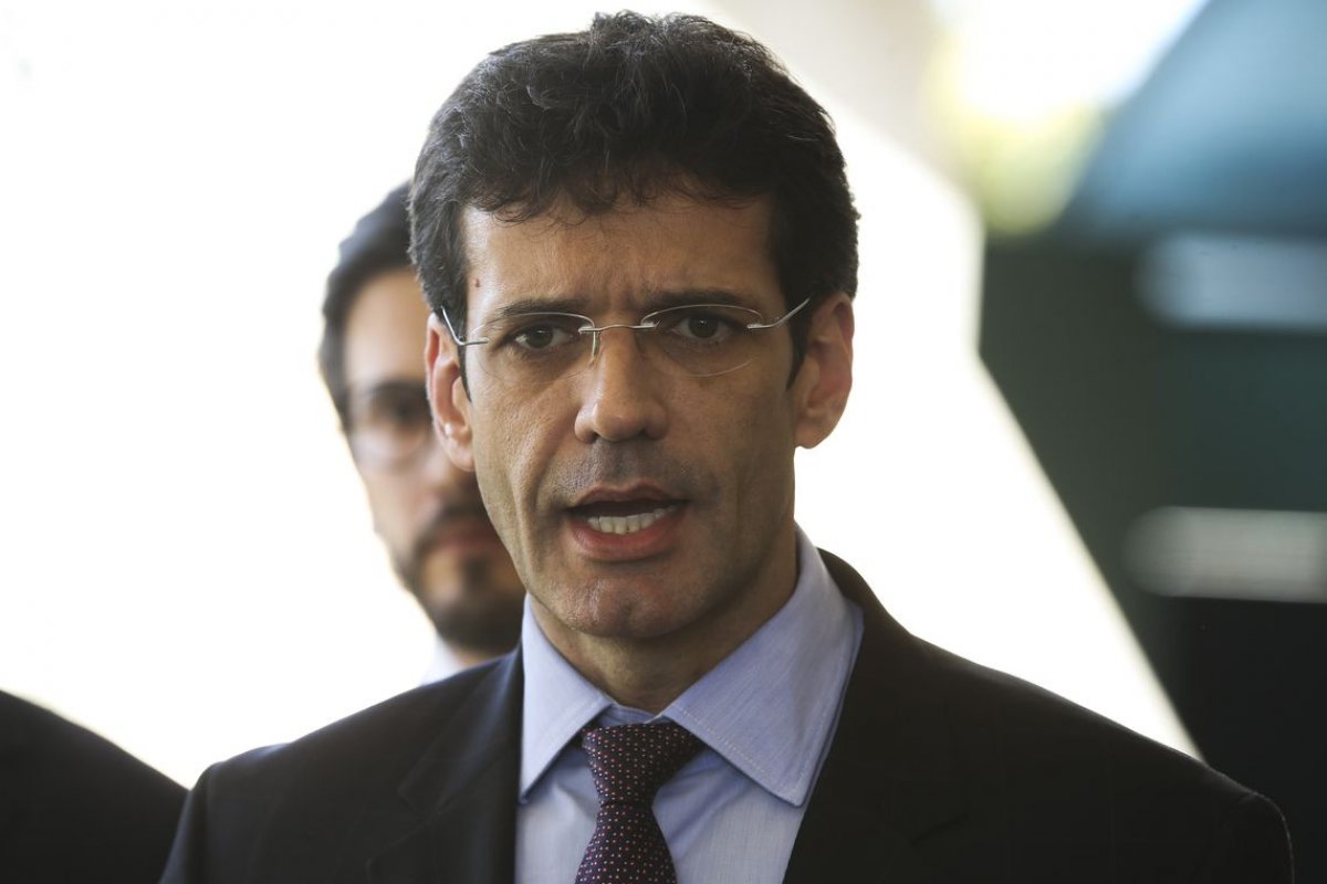 Ministro do Turismo fala sobre prisão de assessores e investigação sobre candidaturas laranjas