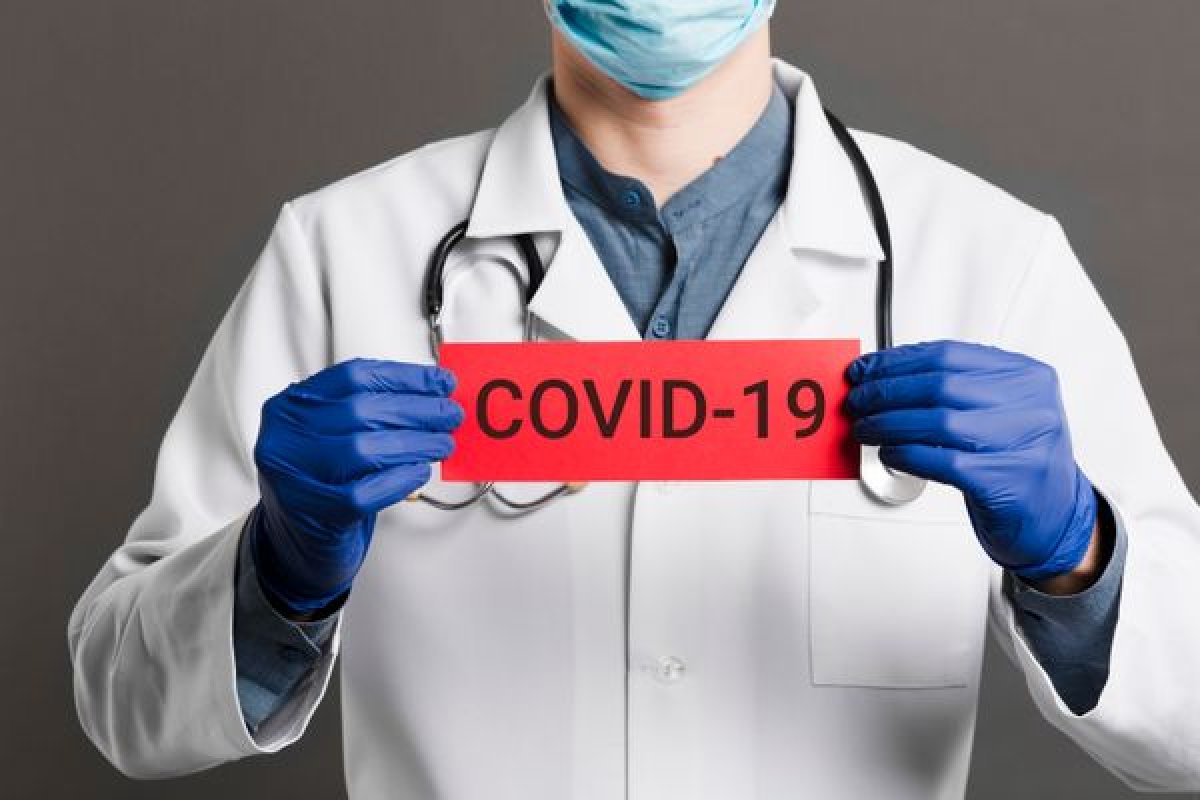Justiça determina realocação de médicos do grupo de risco para setores sem suspeitos de Covid-19