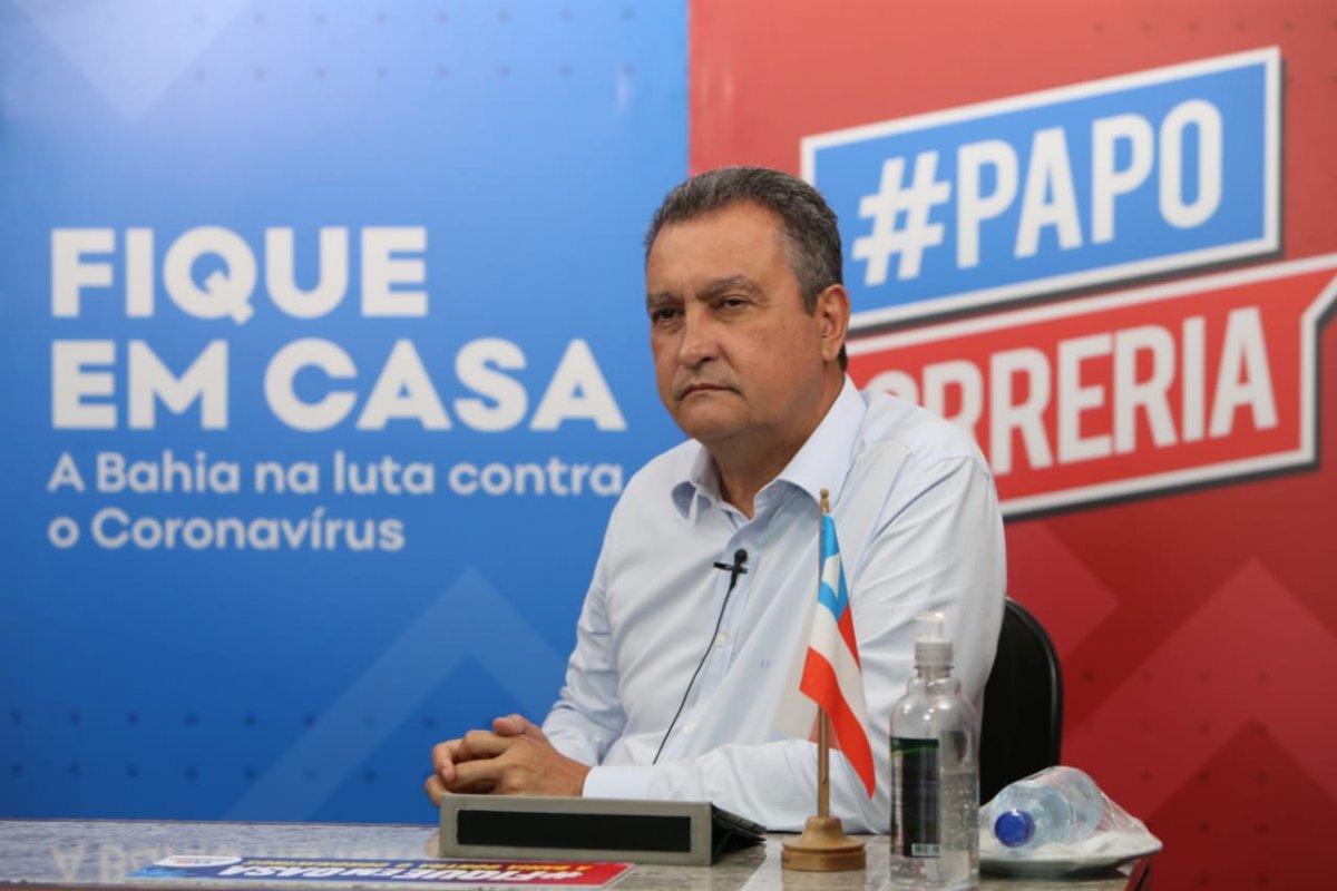 Rui autoriza abertura de policlínicas no dia 6
