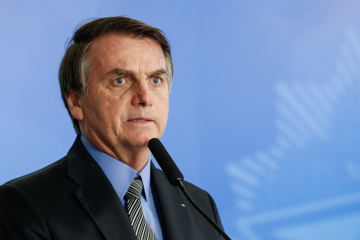 Bolsonaro acusa Moraes de 'decisão política' e fala em crise constitucional