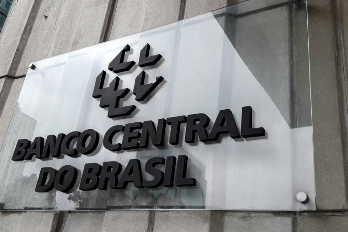Parlamentares vão ao BC pedir apoio para igrejas evangélicas 