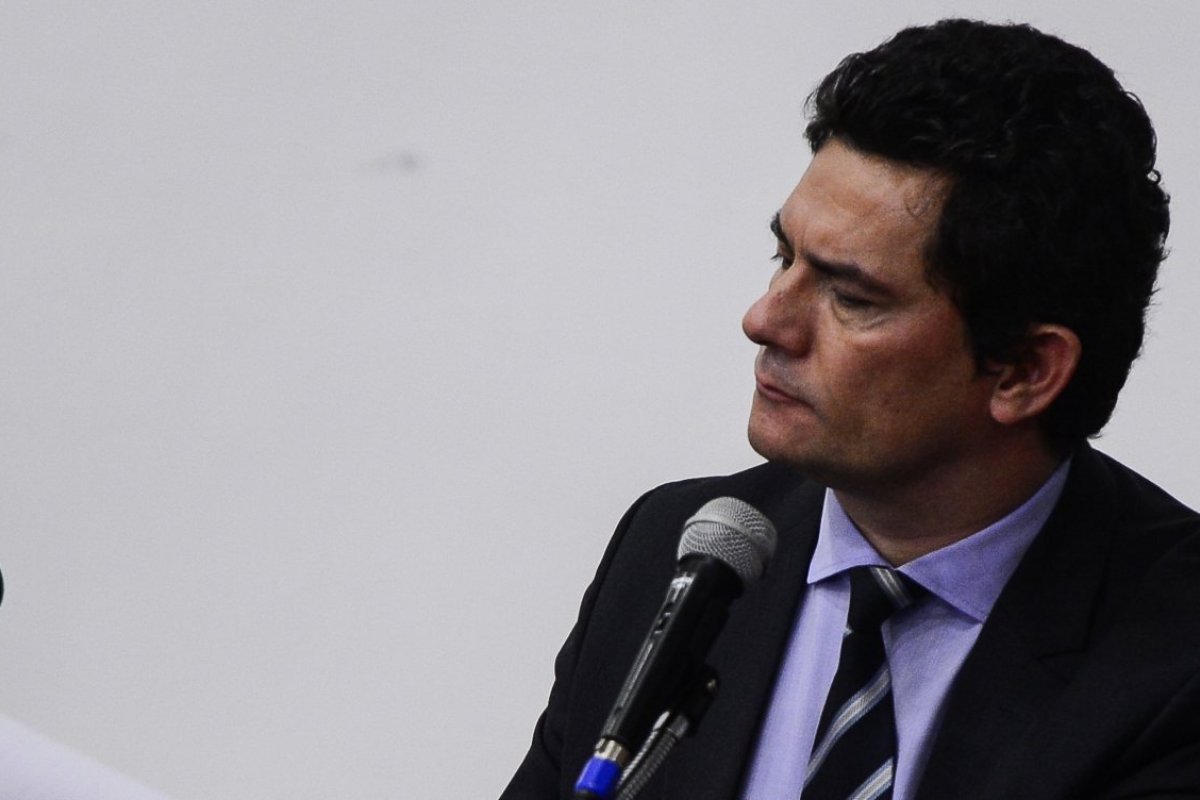 Moro cita militares e apresenta à PF  provas contra Bolsonaro