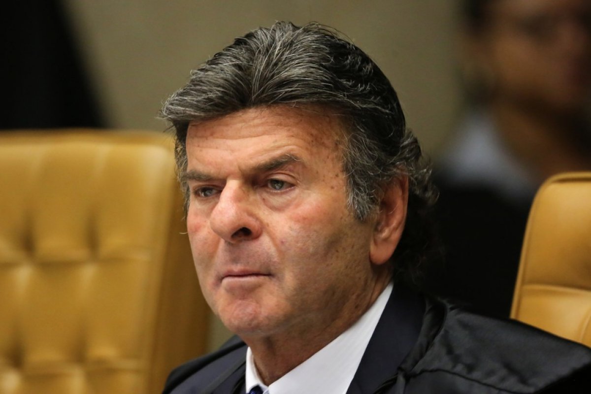 Fux pede manifestação de PGR e OAB sobre julgamento de atos do governo