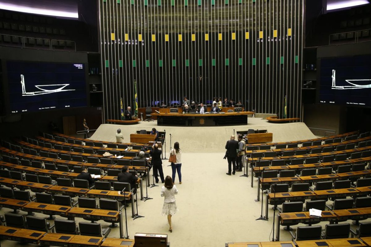 Auxílio emergencial para estados, municípios e DF é aprovado pela Câmara
