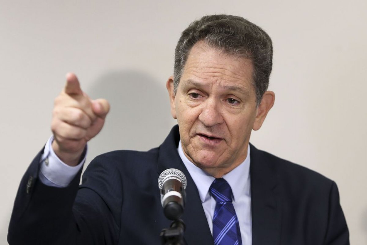 Presidente do STJ afirma 'não ser republicano' exigir que Bolsonaro divulgue exames do coronavírus