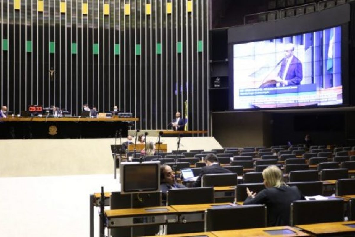 Câmara pode votar nesta sexta (8) uso obrigatório de máscara no país