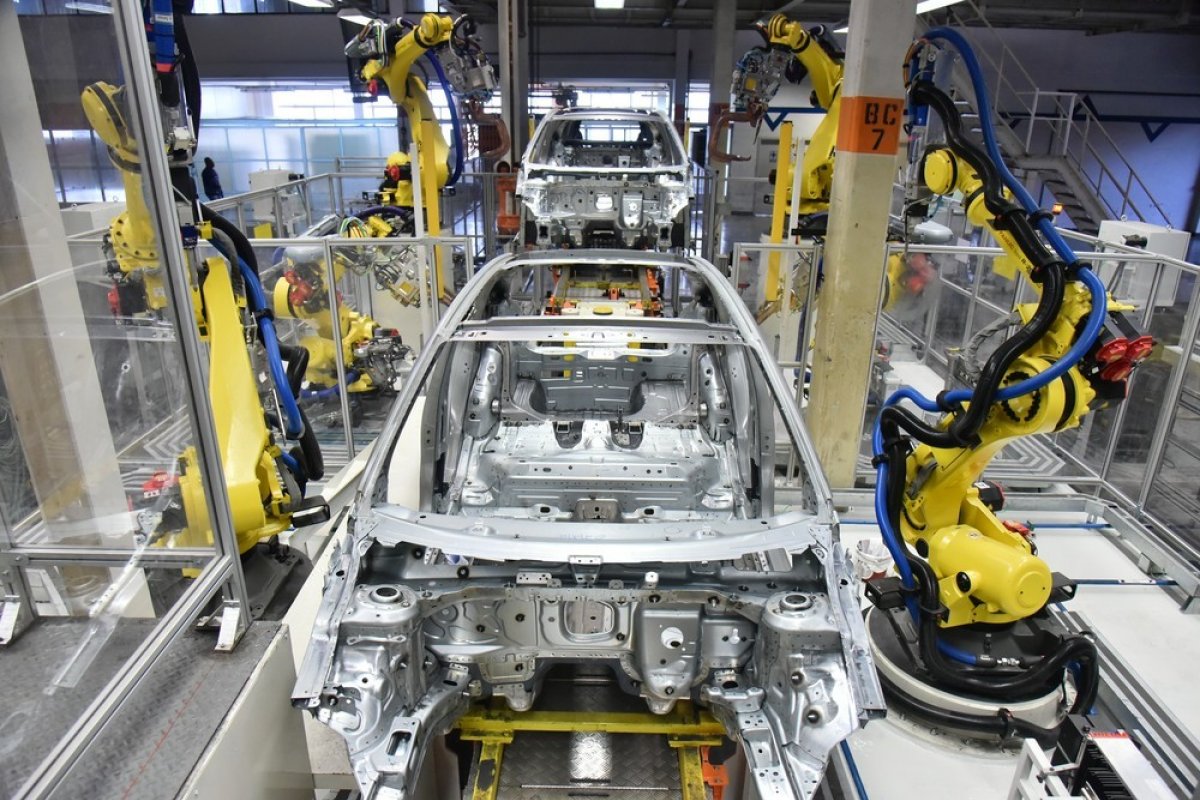 Com fábricas fechadas, produção de veículos registra queda de 99,3% em abril