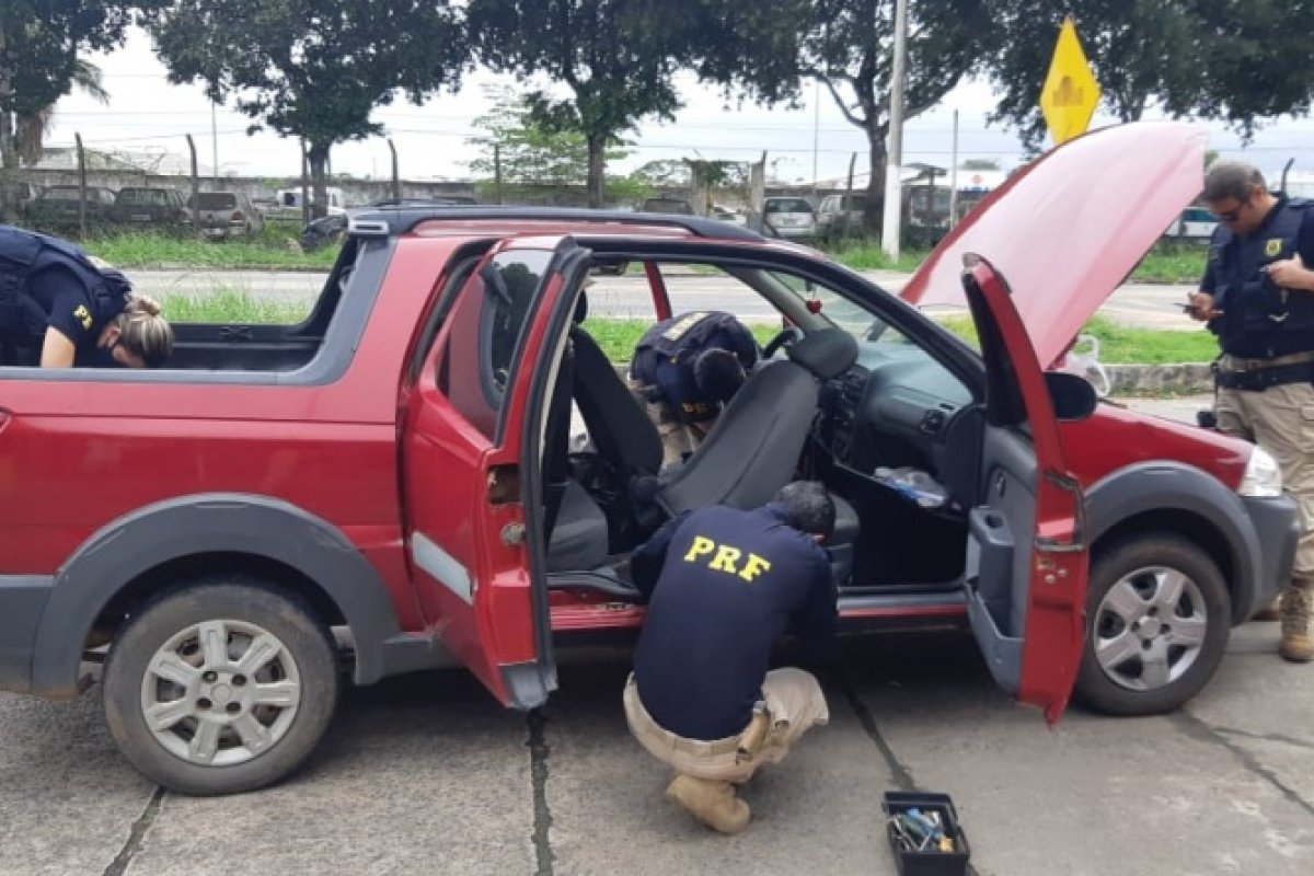Carro com registro de roubo no Espírito Santo é recuperado no interior da Bahia 