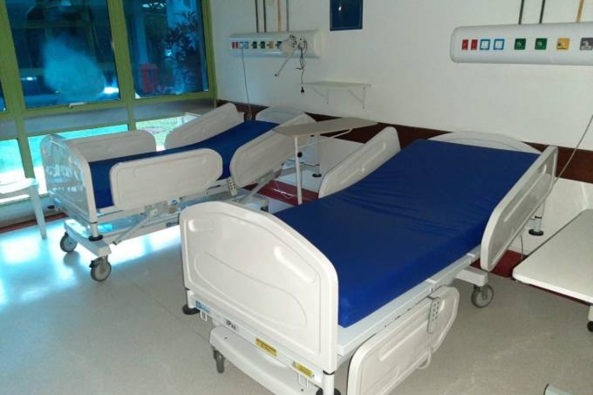 RJ tem mais de 2 mil leitos de hospitais vazios