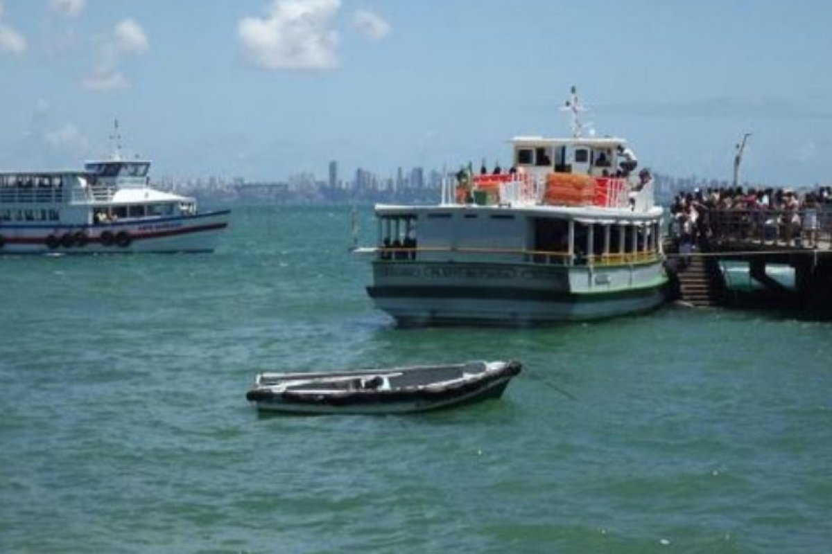 Com maré baixa, travessia Salvador-Mar Grande fica suspensa 