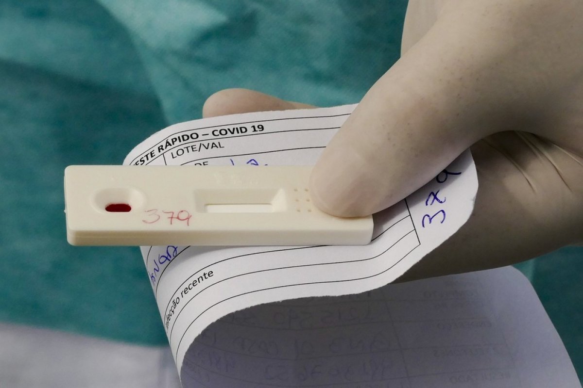 Dez pessoas testam positivo para a covid-19 durante ações de restrições em bairros de Salvador