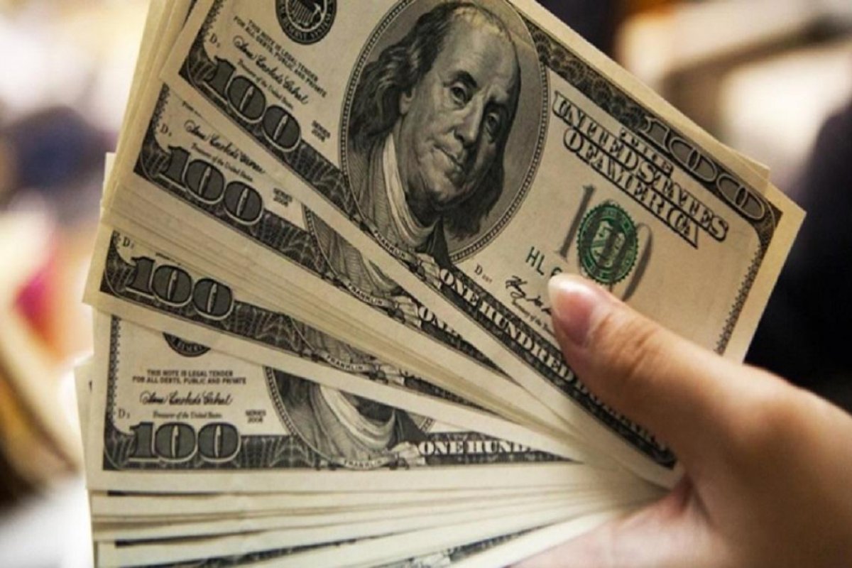 Dólar atinge novo recorde nominal, cotado a R$ 5,96