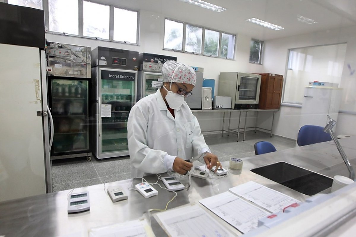 Laboratório estadual em Jequié inicia testes moleculares para o novo coronavírus