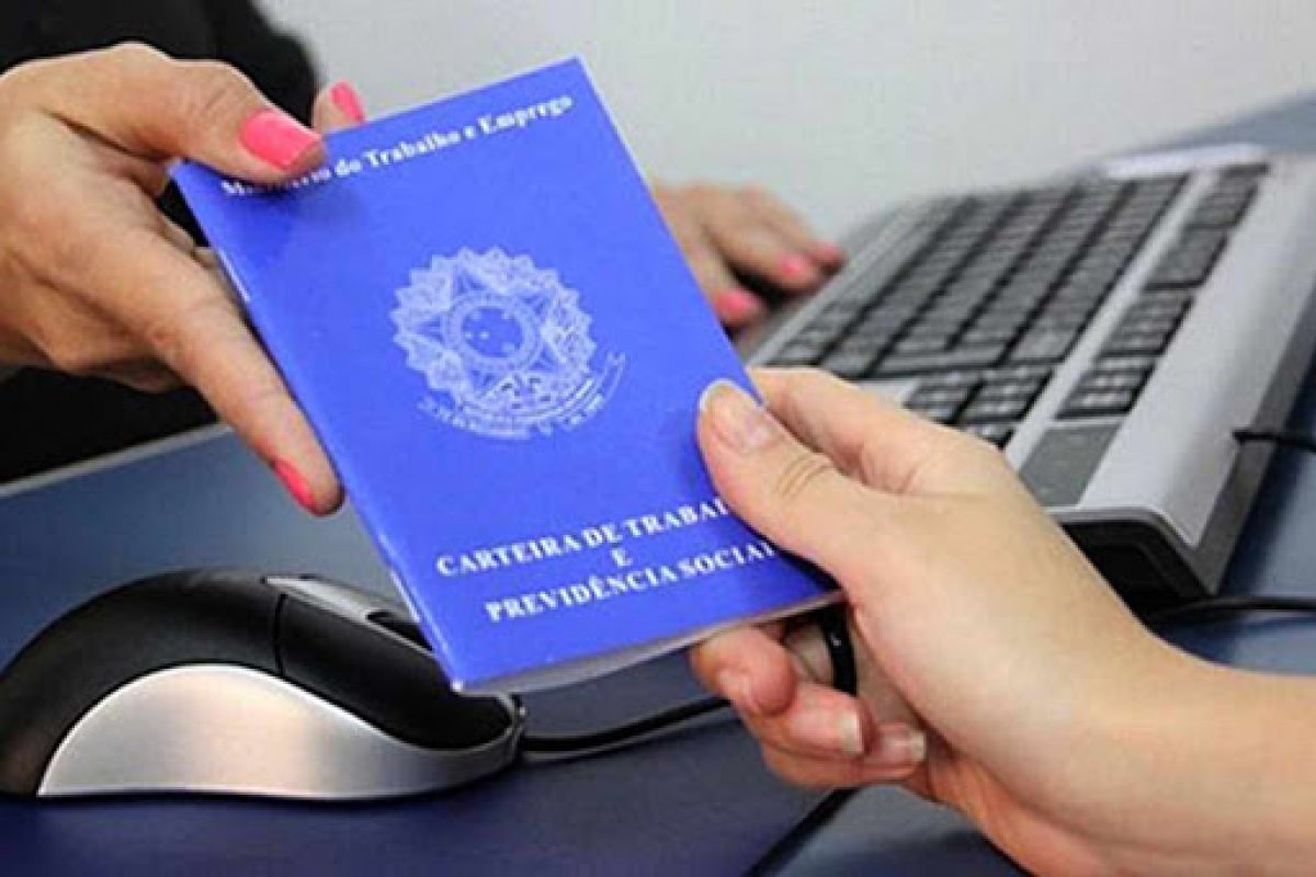 Governo calcula que Brasil deve perder 3 milhões de vagas com carteira assinada