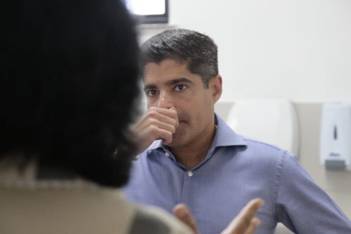“A política não pode prevalecer sobre a ciência quando se trata da vida dos brasileiros”, diz Neto sobre Teich
