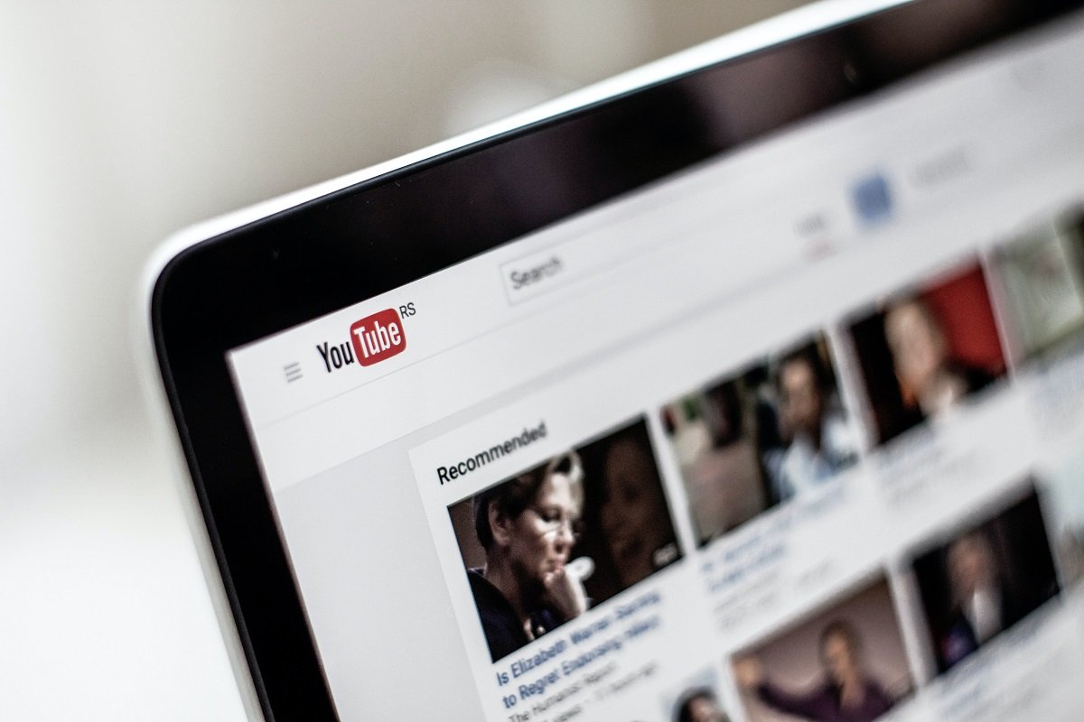 Um a cada quatro vídeos sobre o coronavírus no Youtube contém informações enganosas