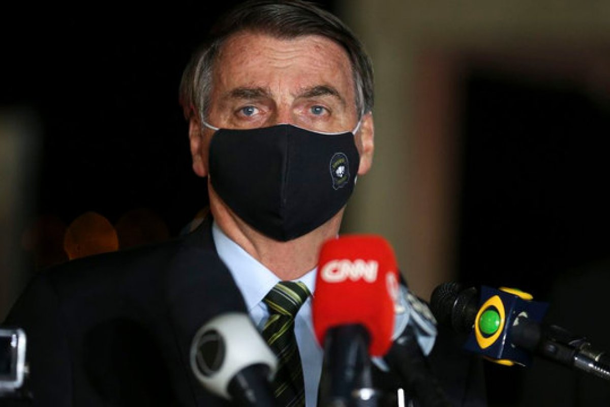 Bolsonaro afirma que Brasil ajuda Guatemala no combate a queimadas 