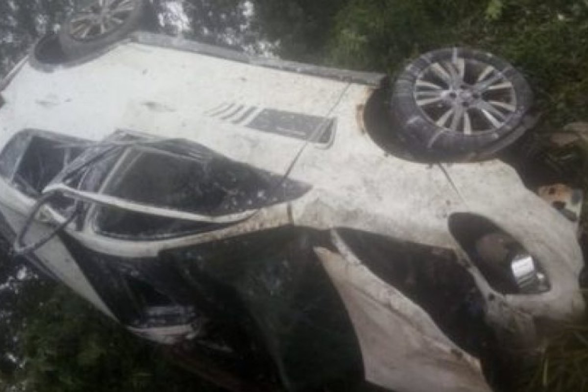 Acidente de carro na BA-265 deixa um morto