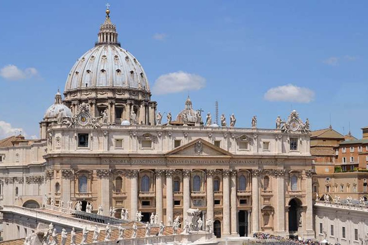 Basílica de São Pedro é reaberta ao público após dois meses