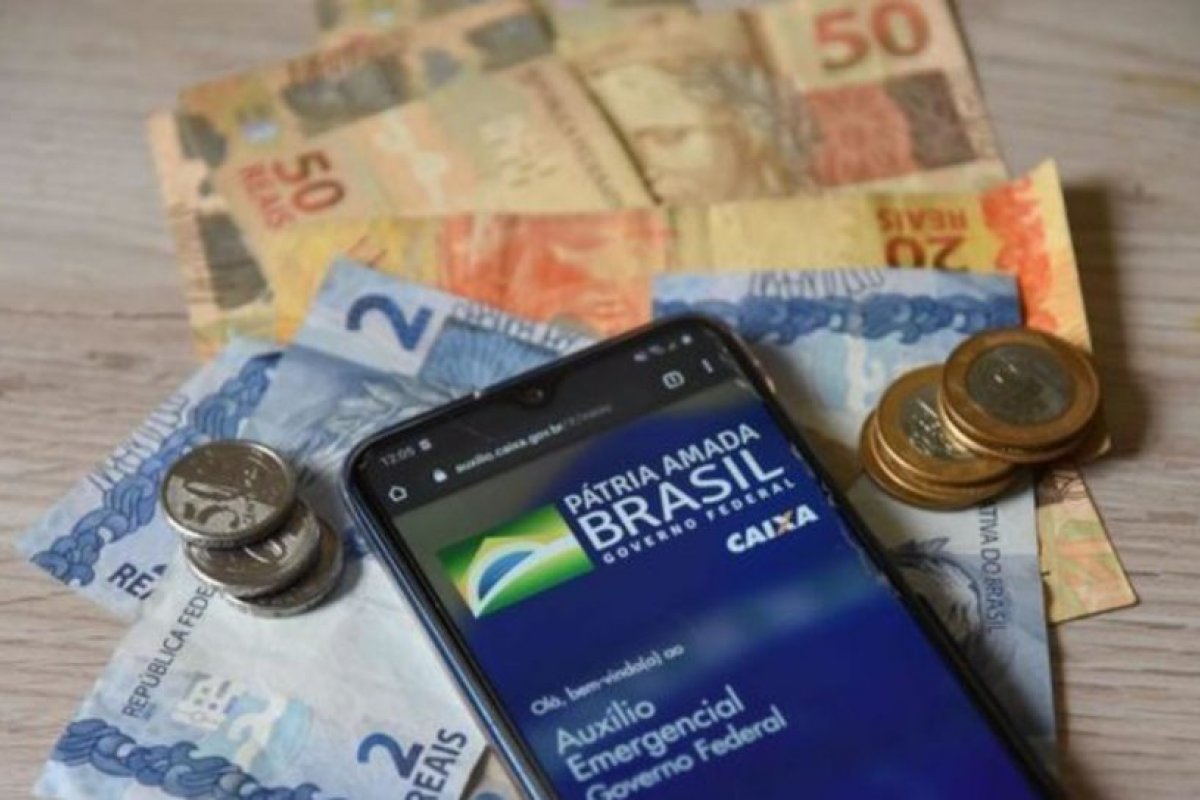 Caixa paga a 1ª parcela do auxílio de R$ 600 a mais 8,3 milhões nesta terça (19)