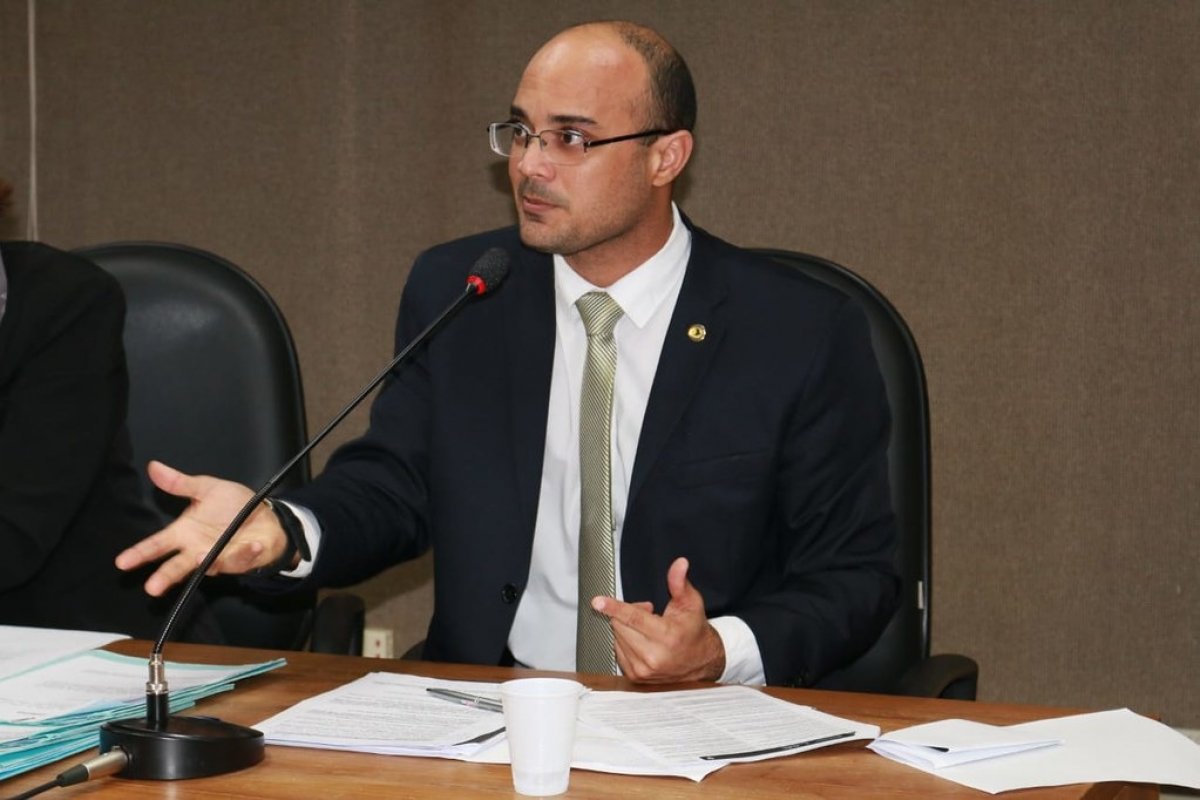 Capitão Alden questiona projeto do governo que multa baianos: “Qual o real objetivo desta Lei? Amedrontar o cidadão?” 